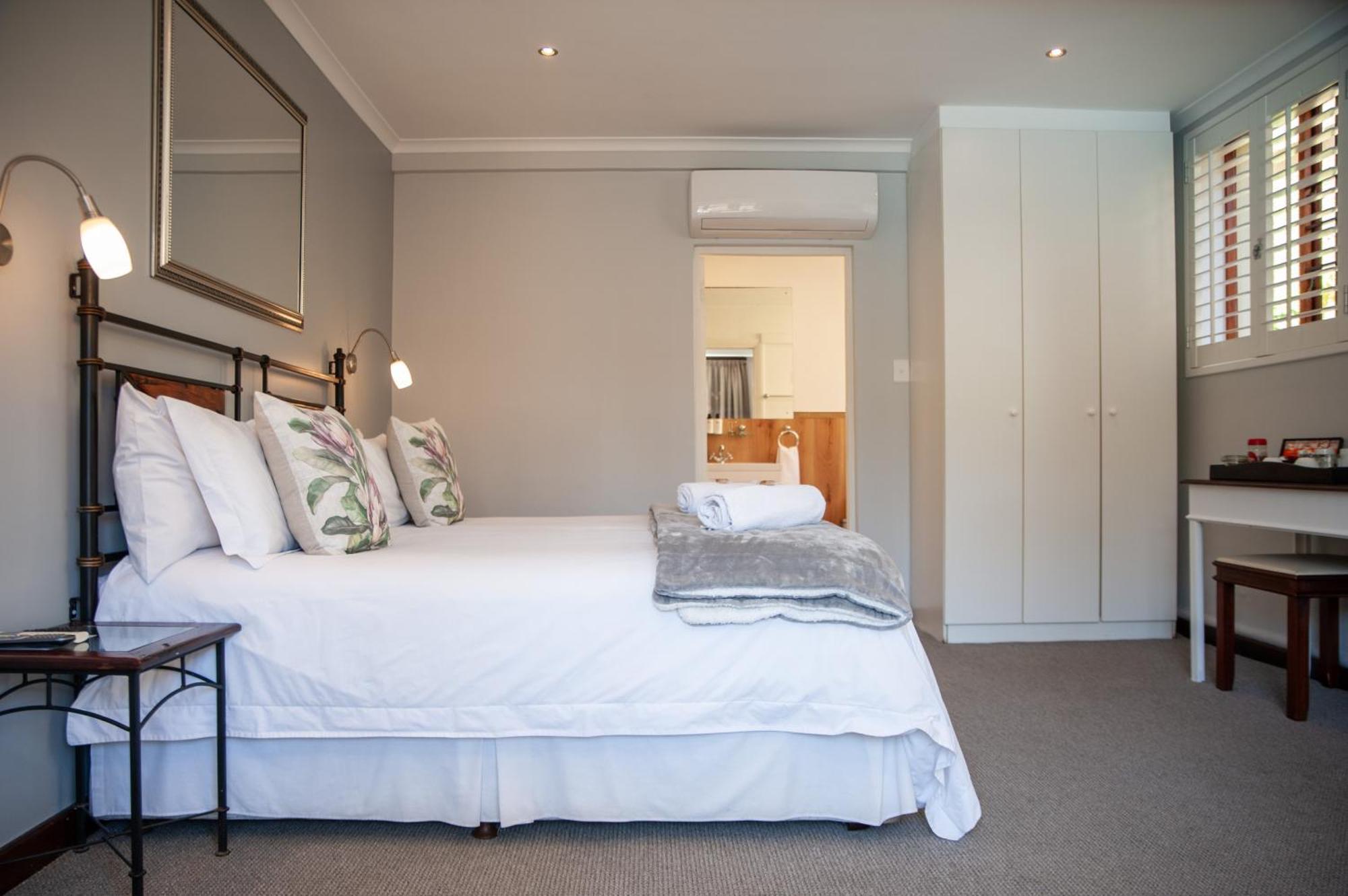 Luxury Double or Twin Room Bath Shower